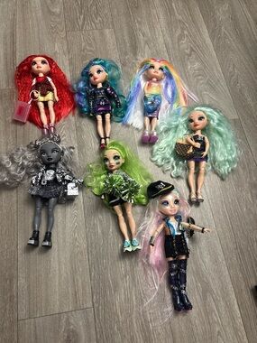 Mystery Fashion Dolls Set - Assorted Colors - 7-Pack